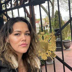 Meet your Posher, Alexandra